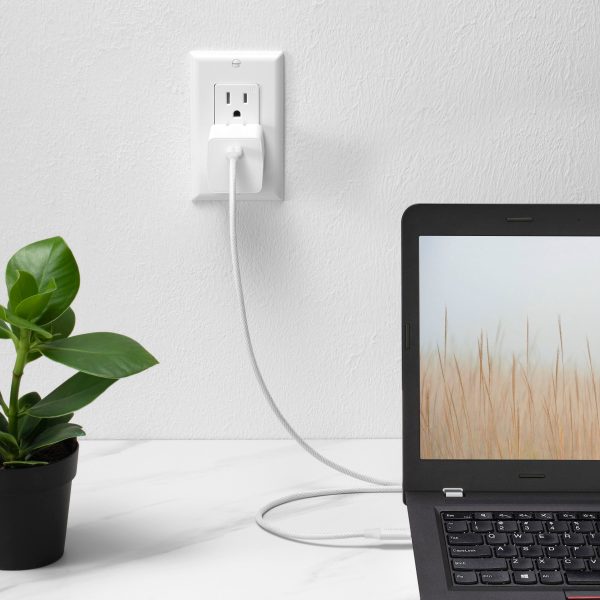 Insignia 65W USB-C Wall Charger Compact Foldable Plug-4