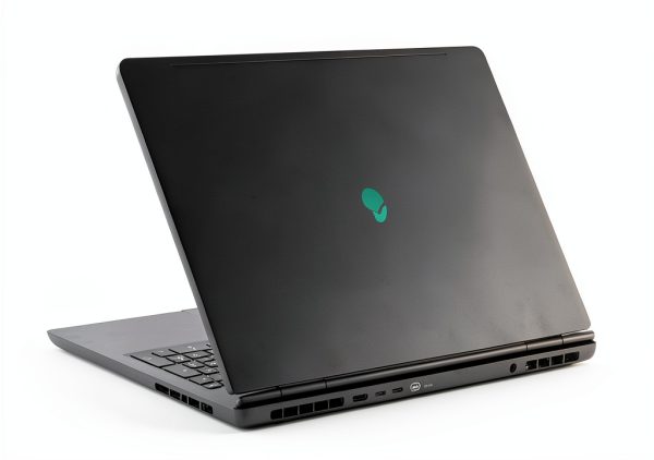 Alienware 16 Laptop Core 7 32GB 2TB SSD RTX 5060 Gaming-7