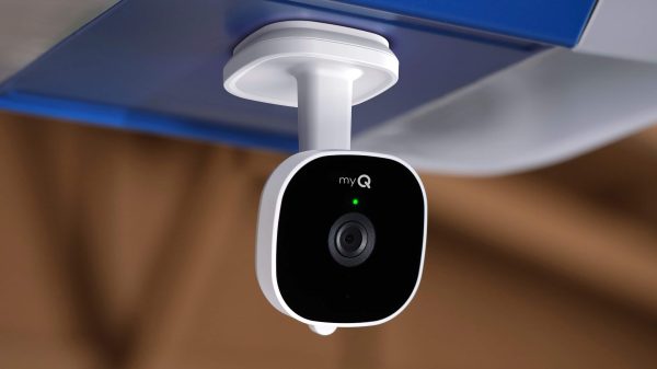 Chamberlain myQ Smart Garage Security Camera HD Wi-Fi-3